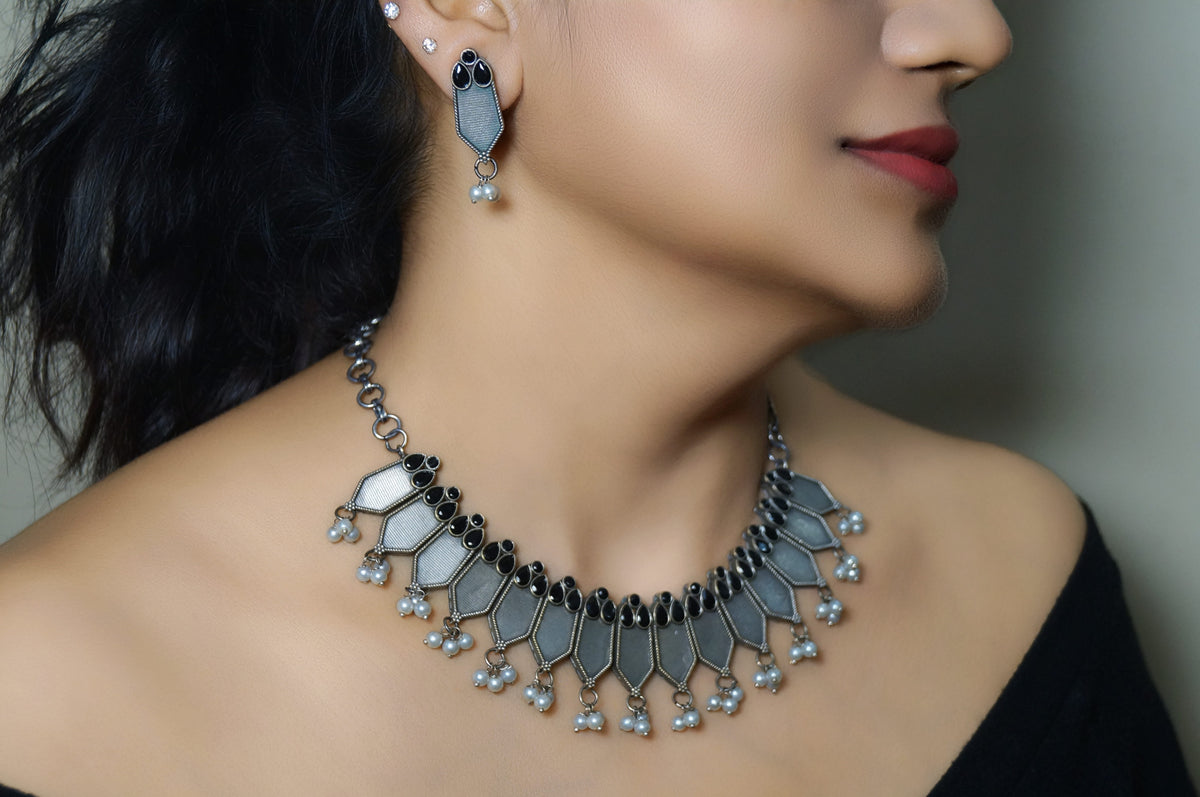 Zahra Gulbandh Set