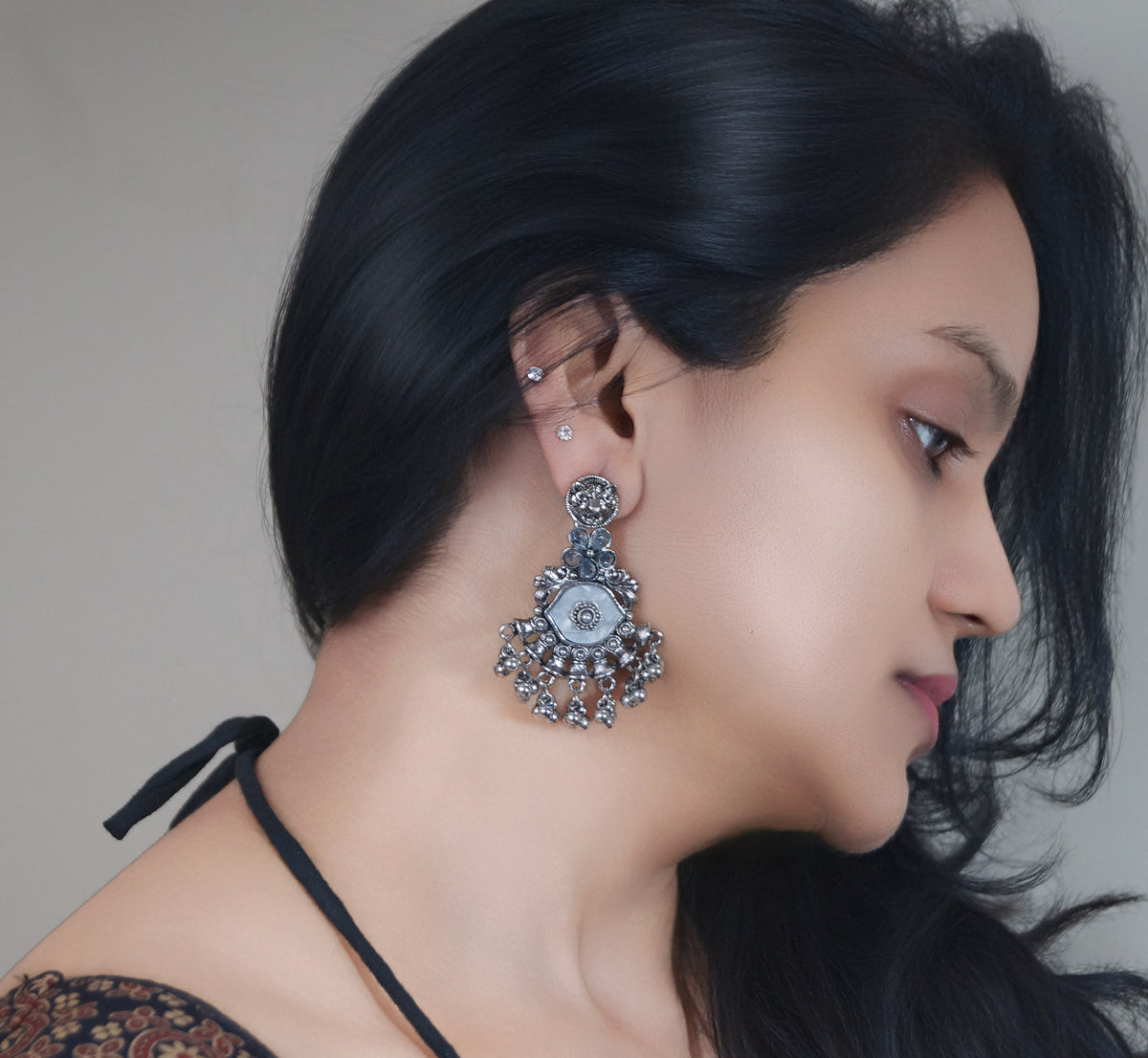 Simra Stud Chandbalis