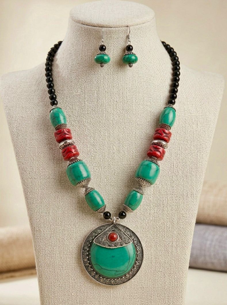 Tibetan Emerald Green Chunky Bead Moon Pendant Necklace