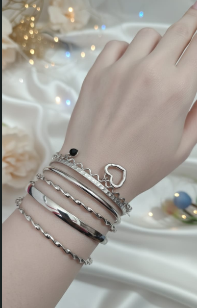 Heartline Stack Bangle Set